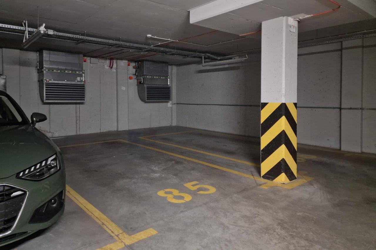 Symboliczna With Balcony & Parking By Renters * Warsaw